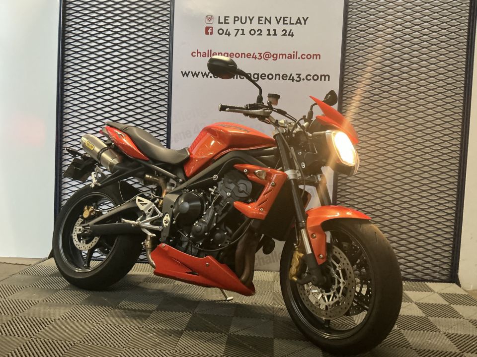 TRIUMPH STREET TRIPLE 675 R 3