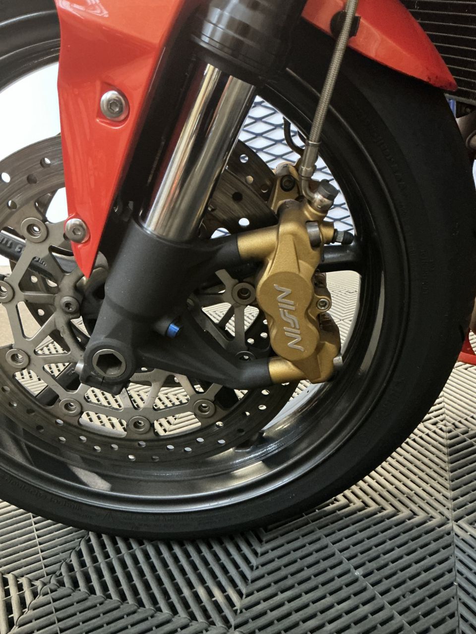 TRIUMPH STREET TRIPLE 675 R 12