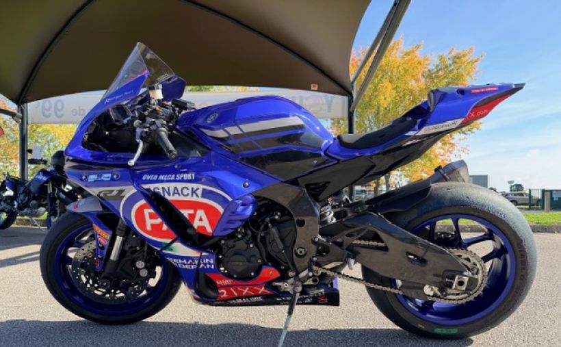 YAMAHA YZF 1000 R1 2