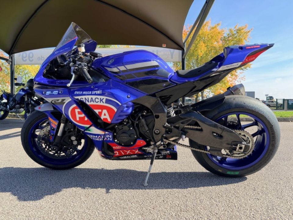 YAMAHA YZF 1000 R1 2