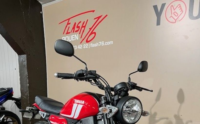 YAMAHA XSR 125 2
