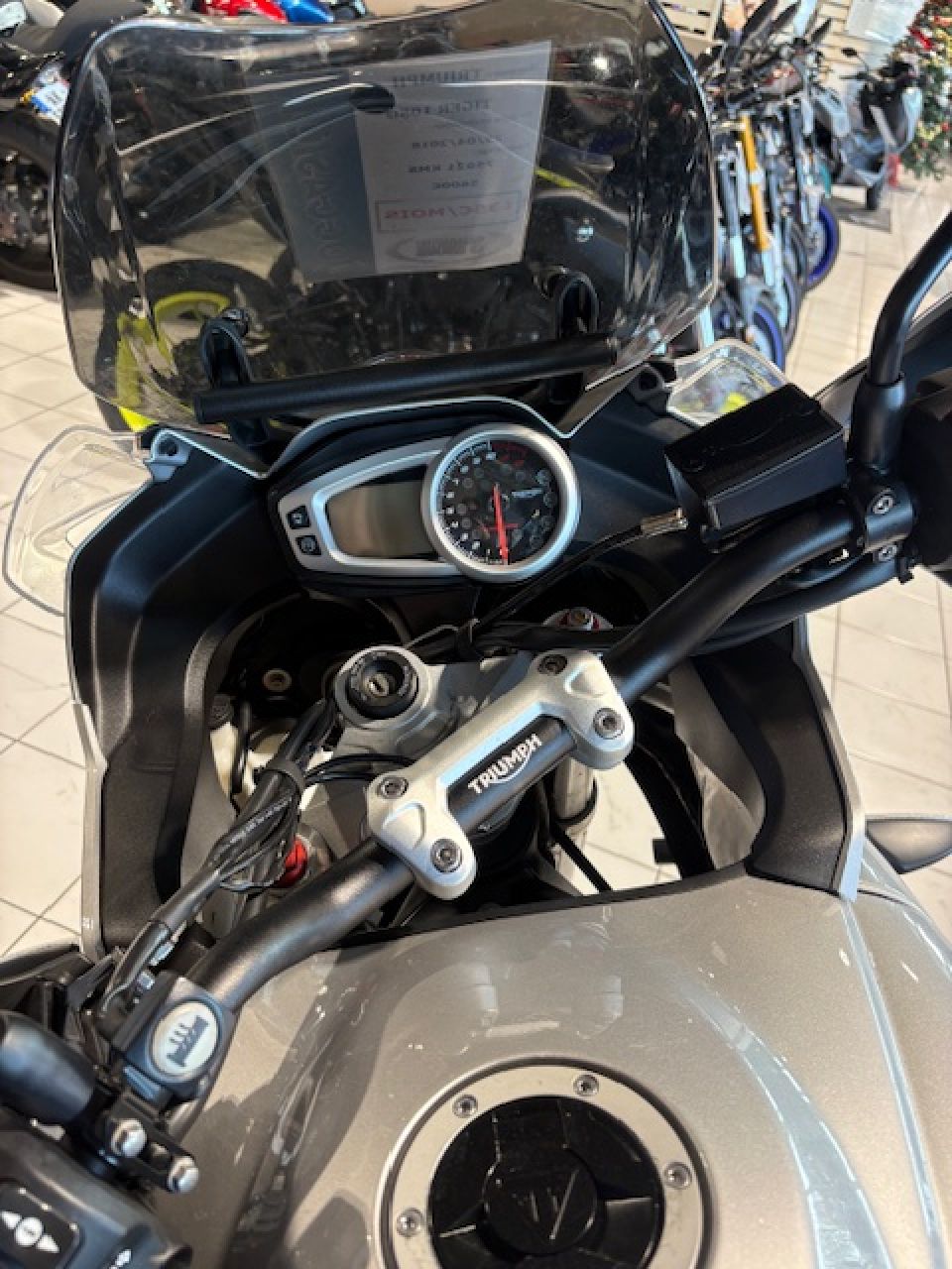 TRIUMPH TIGER 1050 ABS 2