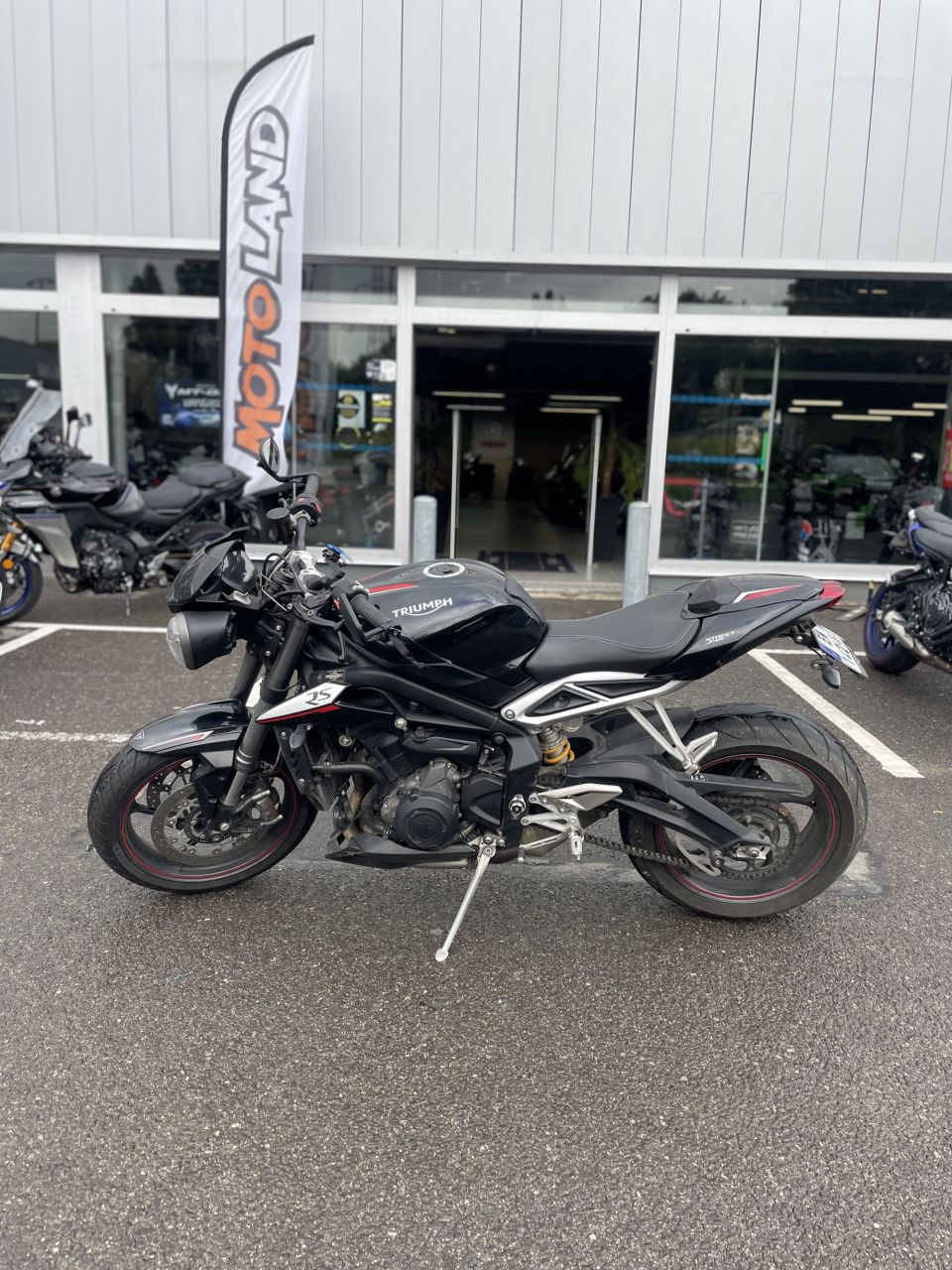 TRIUMPH STREET TRIPLE 765 RS 6