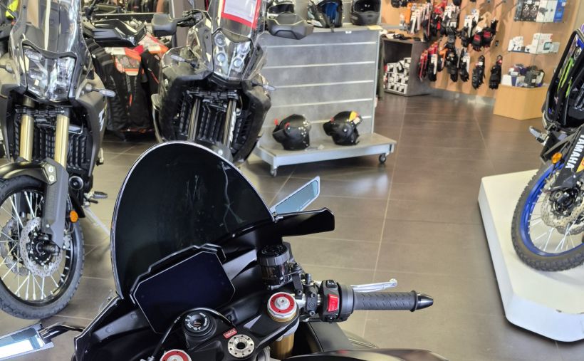 APRILIA RSV4 1100 4