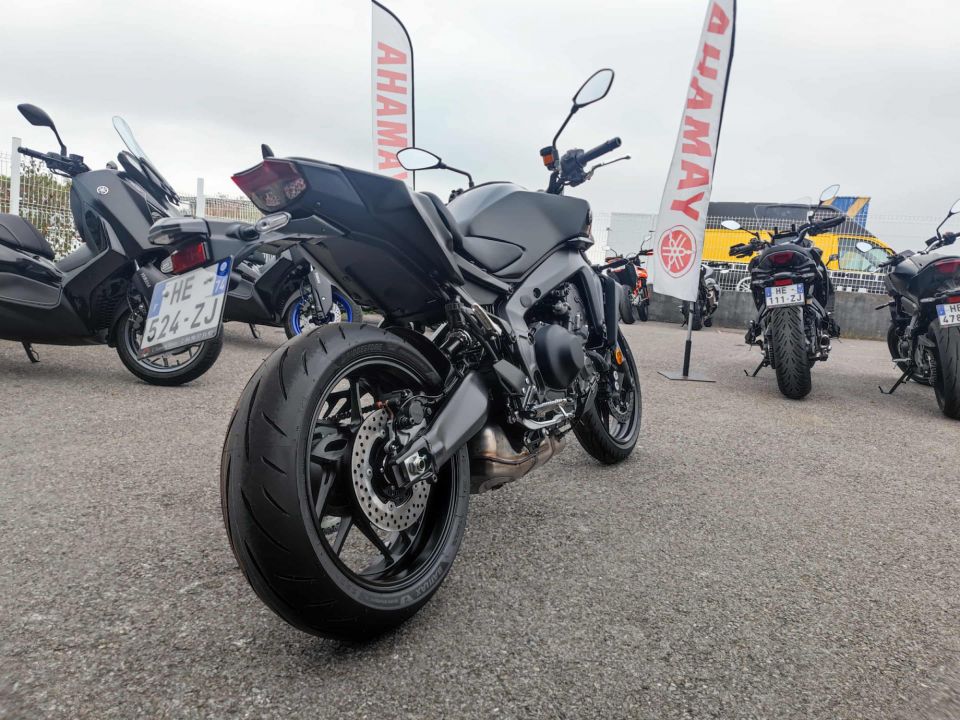 YAMAHA MT-09 2