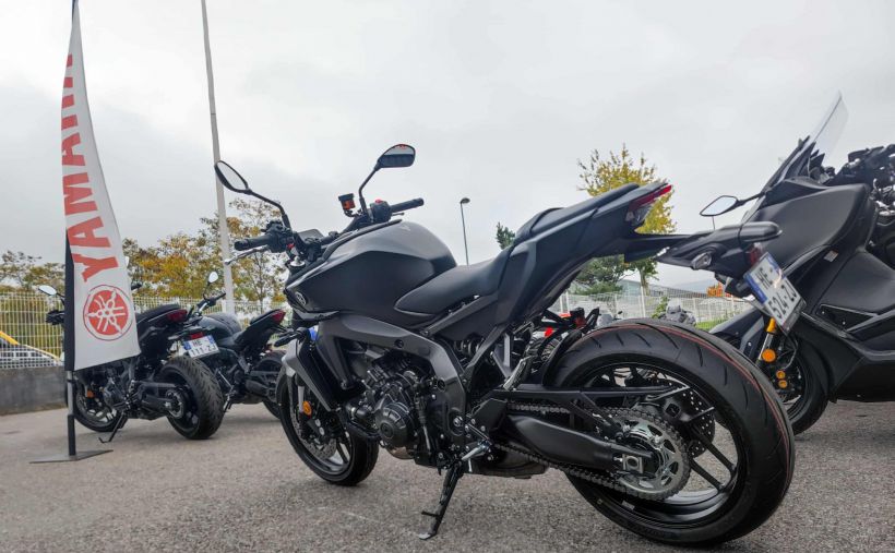 YAMAHA MT-09 3