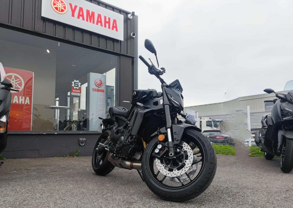 YAMAHA MT-09 0