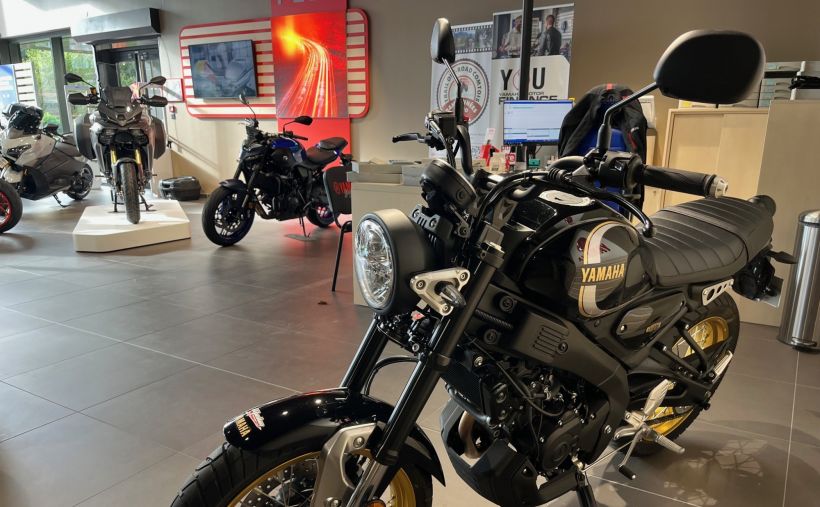 YAMAHA XSR 125 Legacy 1