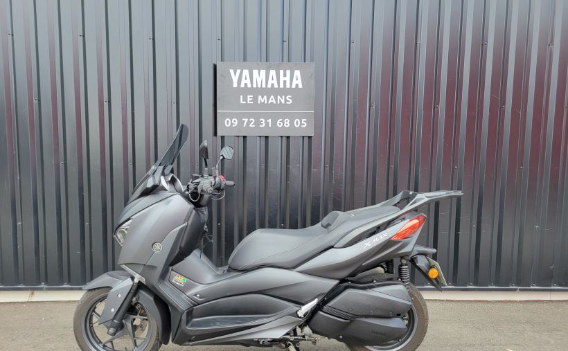 YAMAHA XMAX 300 0