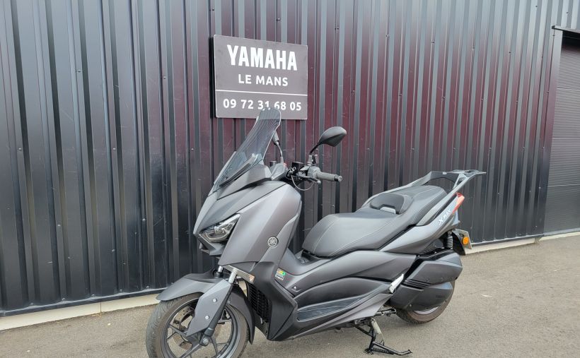 YAMAHA XMAX 300 1