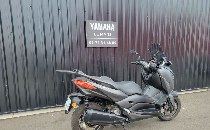 YAMAHA XMAX 300 3