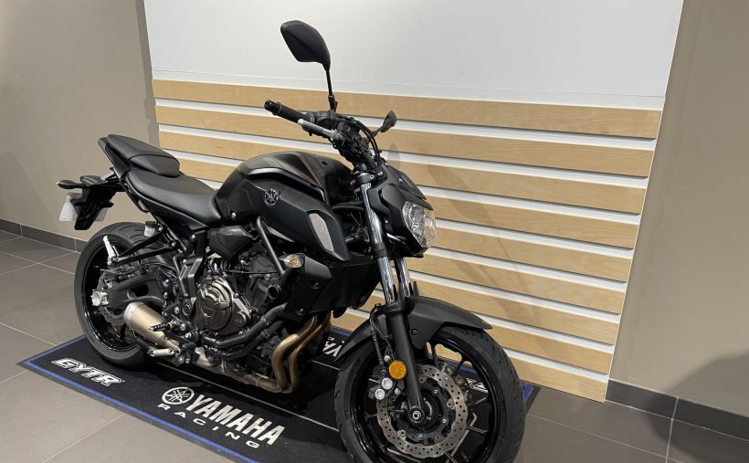 YAMAHA MT-07 1