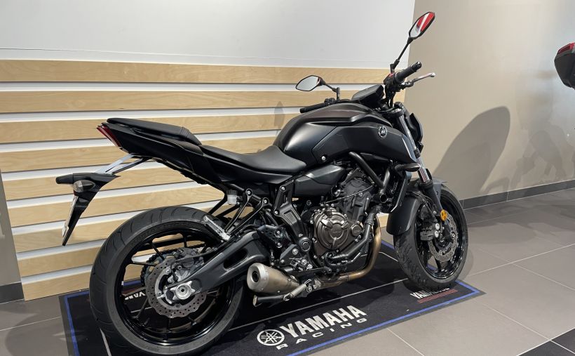 YAMAHA MT-07 2