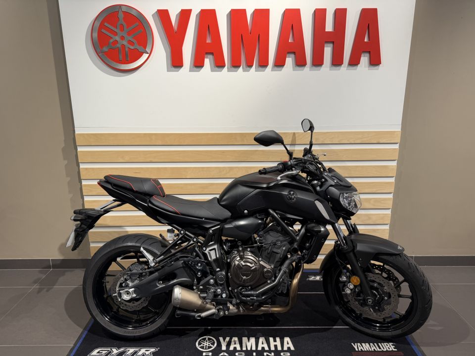 YAMAHA MT-07 0