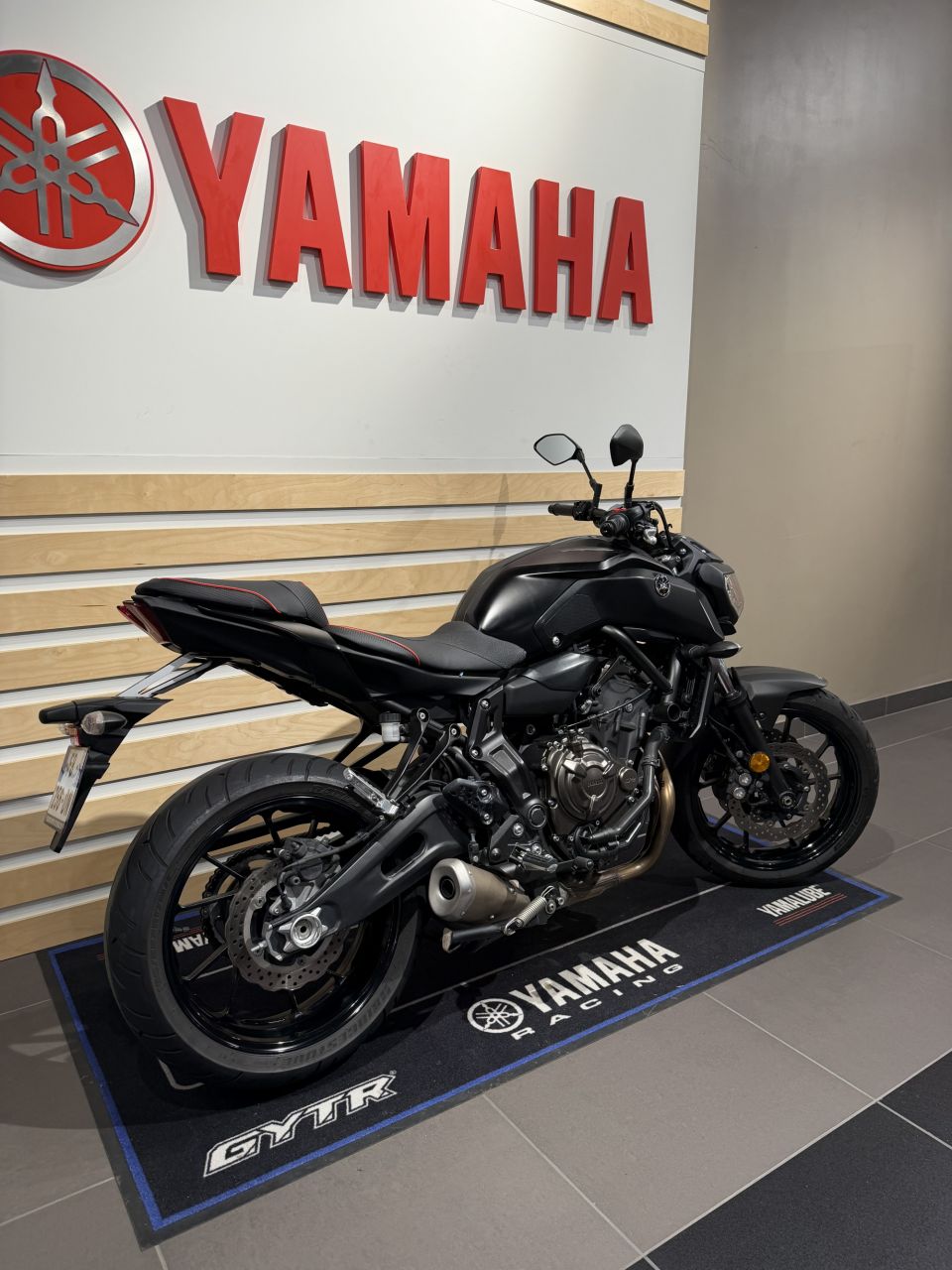 YAMAHA MT-07 1