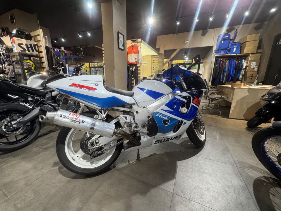 SUZUKI GSX-R 750 2