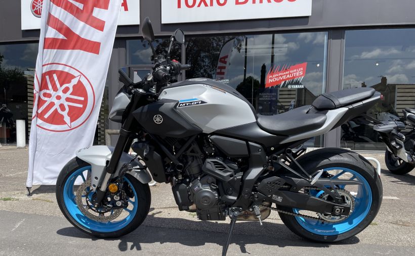YAMAHA MT-07 Y-AMT 3