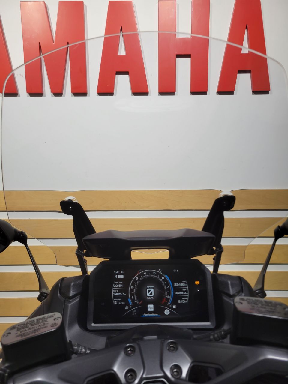 YAMAHA XP T-MAX 560 3