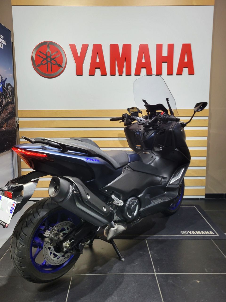YAMAHA XP T-MAX 560 2