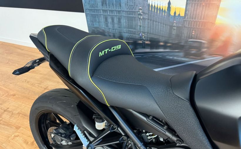 YAMAHA MT-09 2