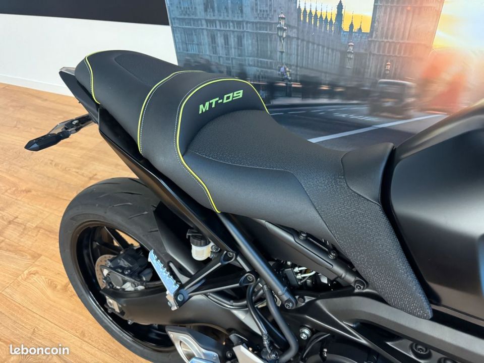 YAMAHA MT-09 2