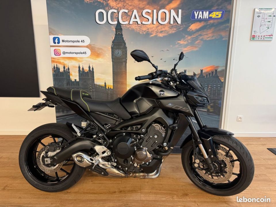YAMAHA MT-09 0