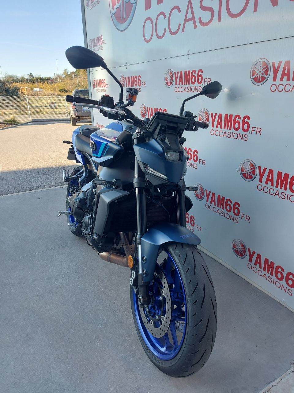 YAMAHA MT-09  Y-AMT 1