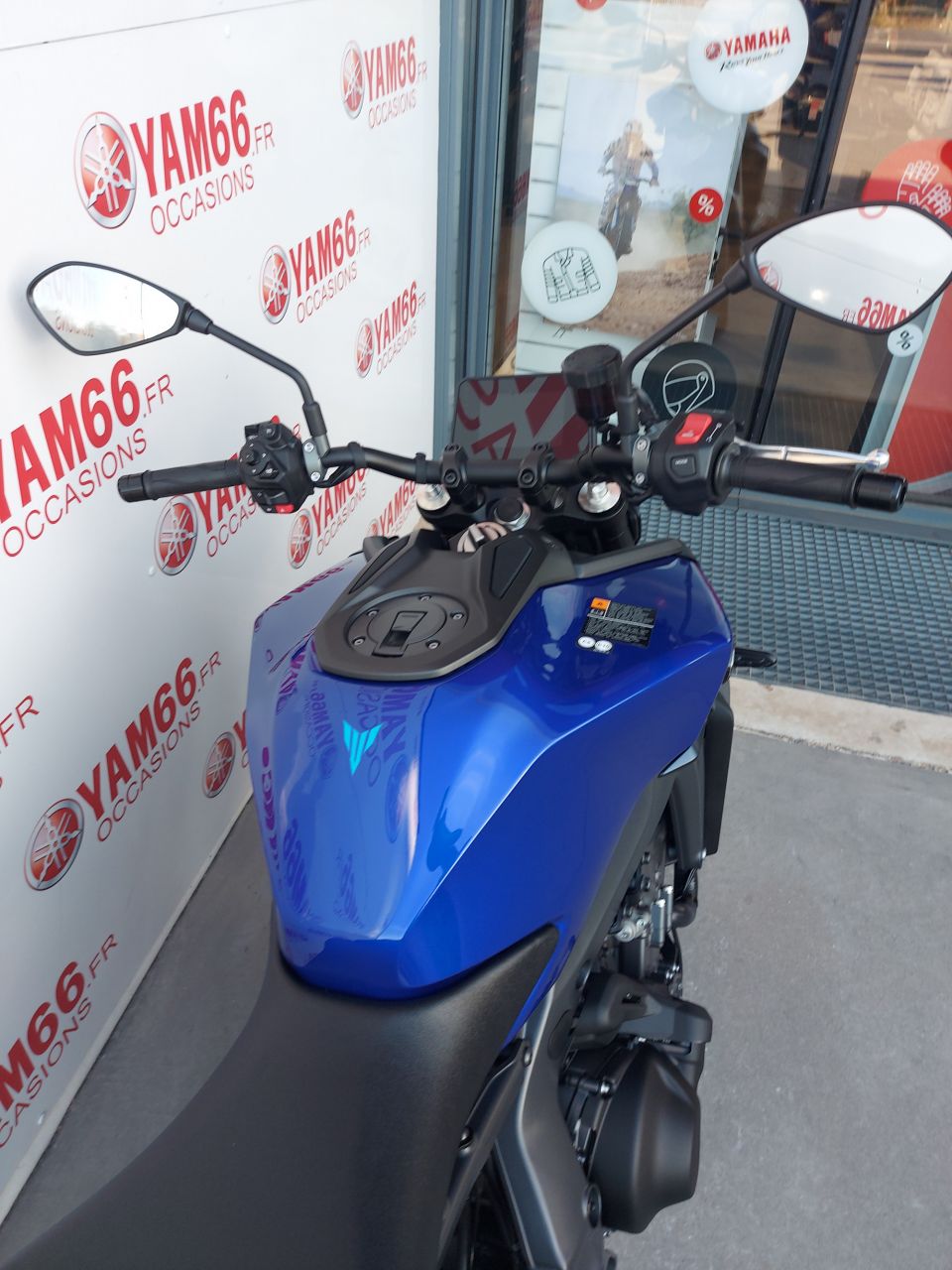 YAMAHA MT-09  Y-AMT 3