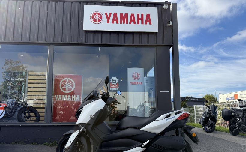 YAMAHA XMAX 300 1