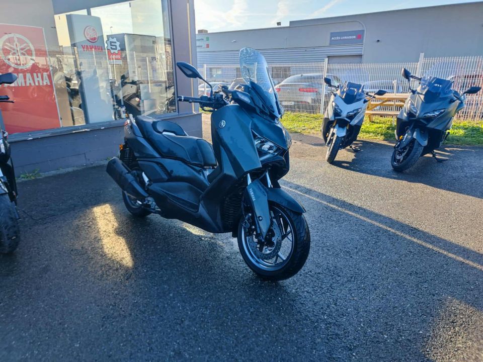 YAMAHA XMAX 300 4