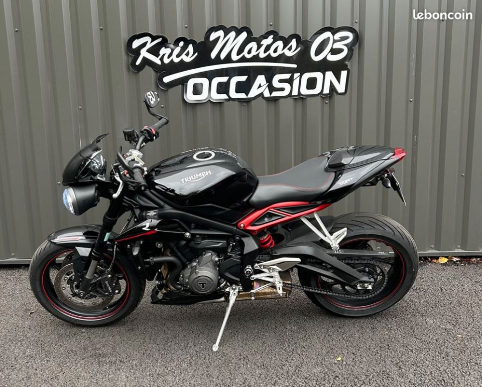 TRIUMPH STREET TRIPLE 675 R 3
