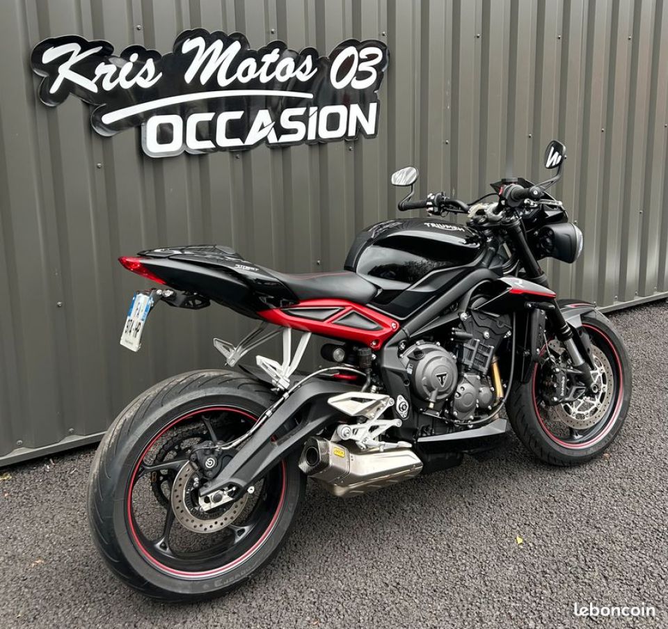 TRIUMPH STREET TRIPLE 675 R 9