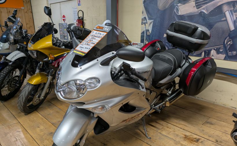 KAWASAKI ZZR 1200 20