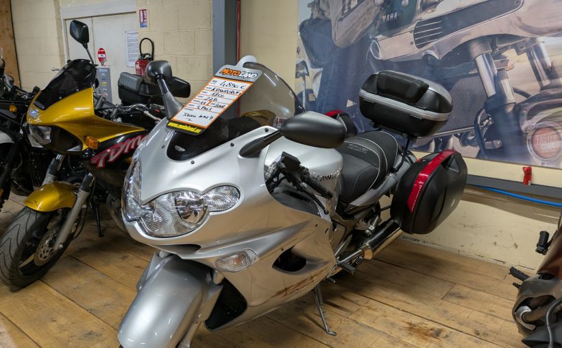 KAWASAKI ZZR 1200 30