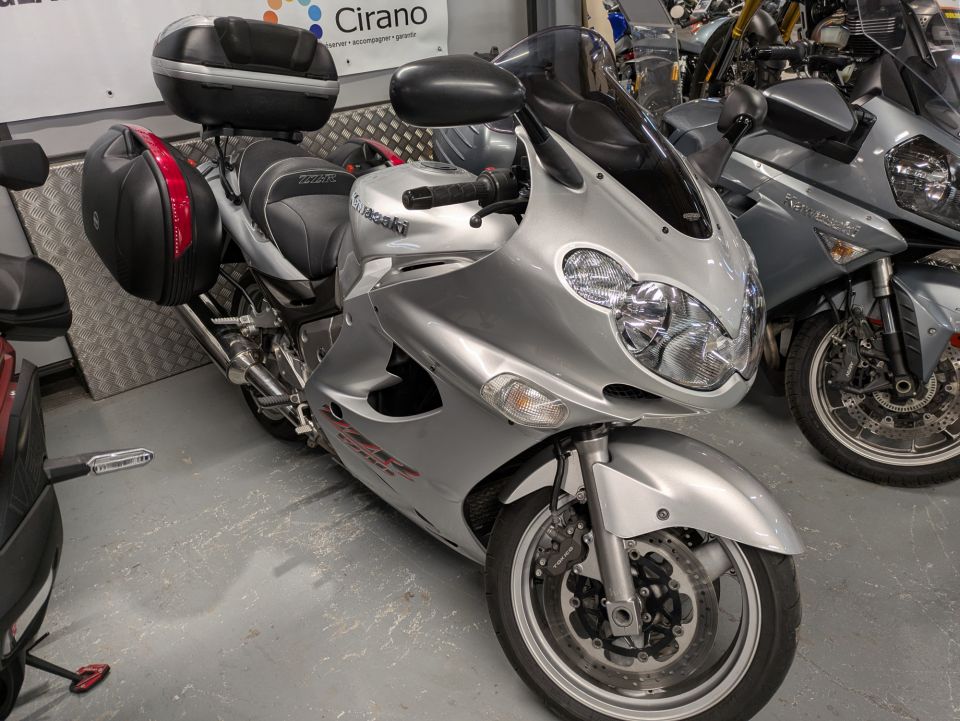 KAWASAKI ZZR 1200 40