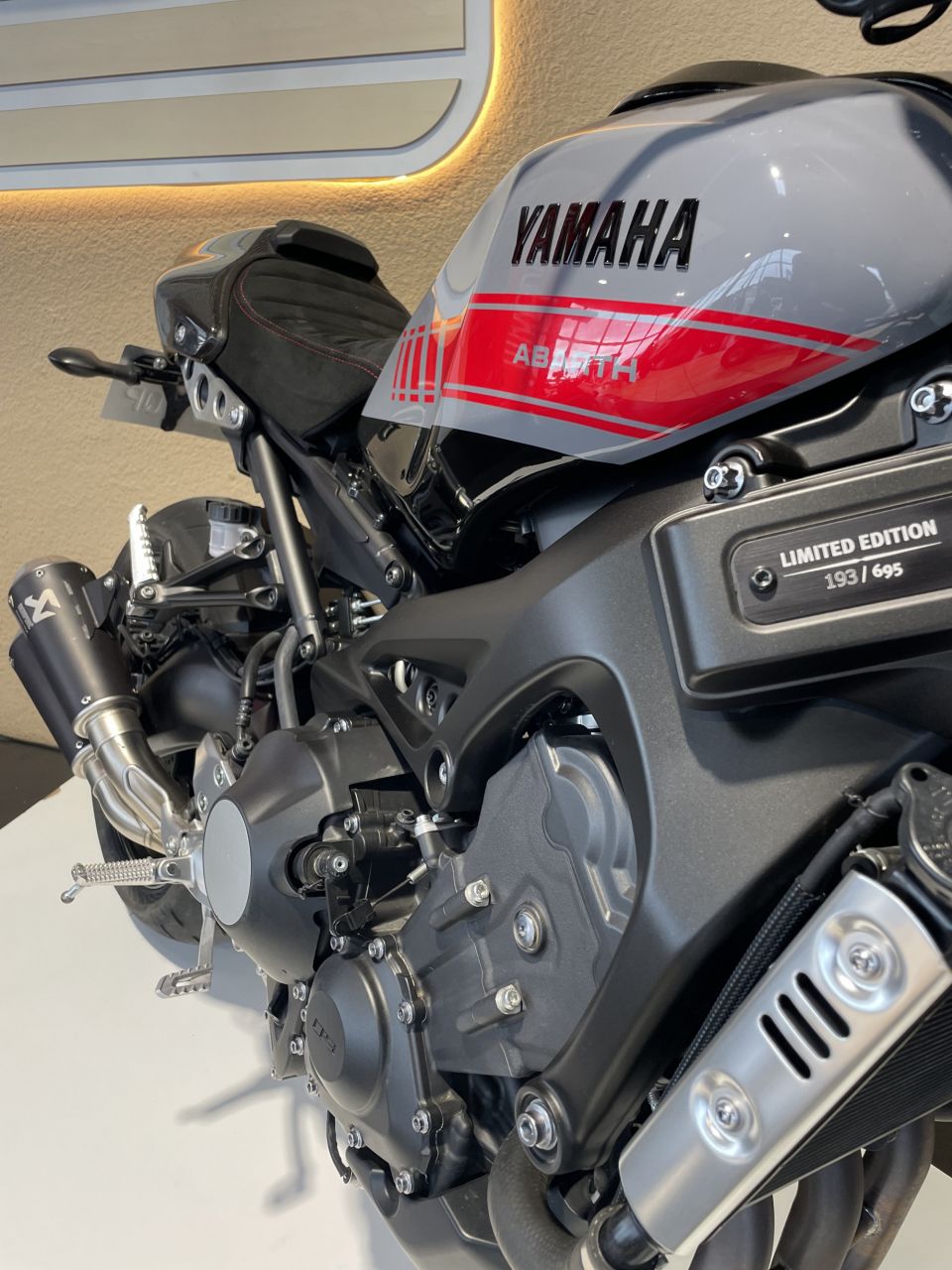 YAMAHA XSR 900 ABARTH 2