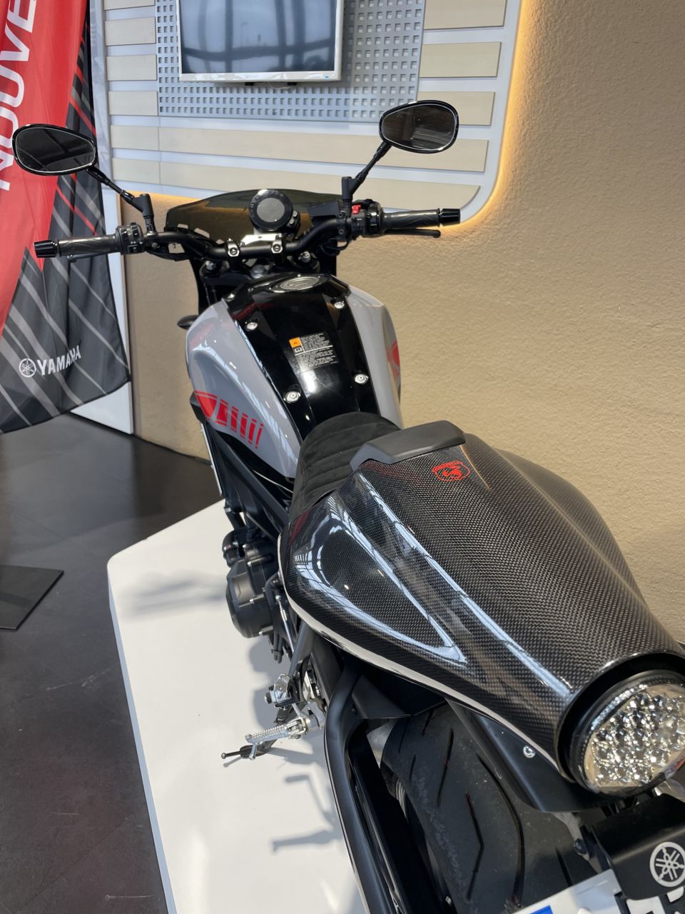 YAMAHA XSR 900 ABARTH 3