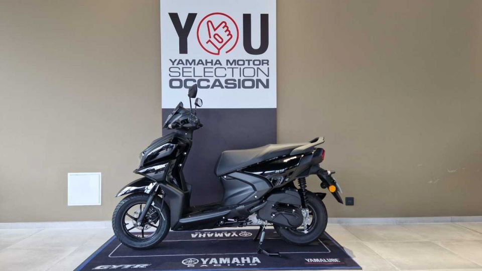 YAMAHA RayZR 125 1