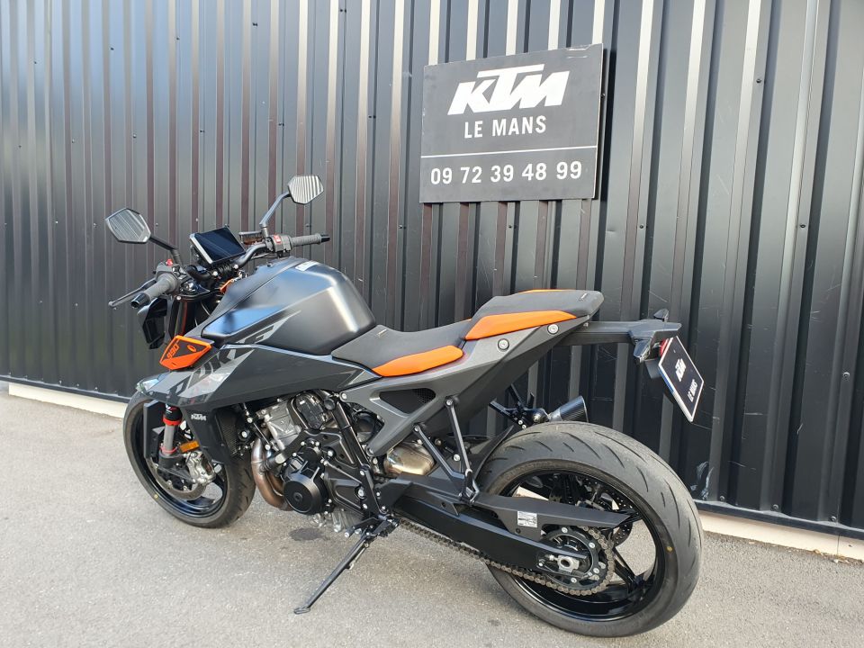 KTM 990 DUKE 25