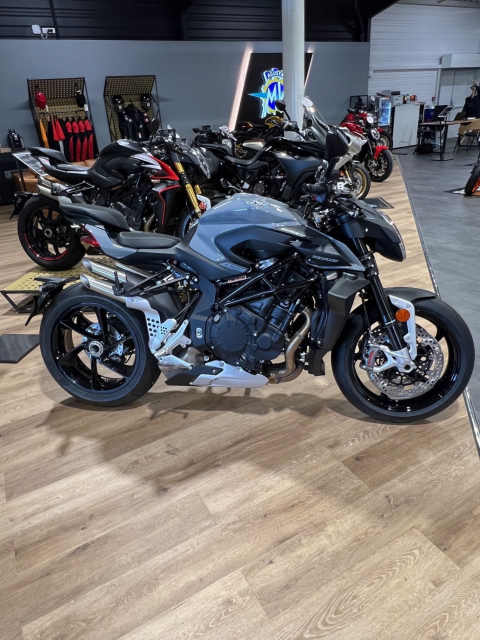 MV AGUSTA BRUTALE 1000 RS 6