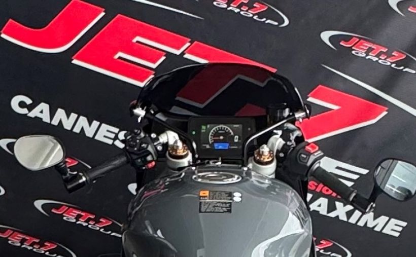 YAMAHA XSR 900 ABS 3