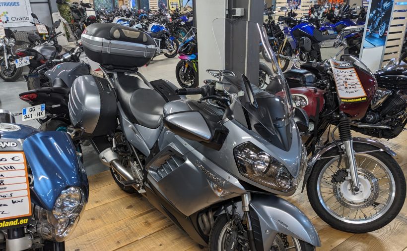 KAWASAKI GTR 1400 2
