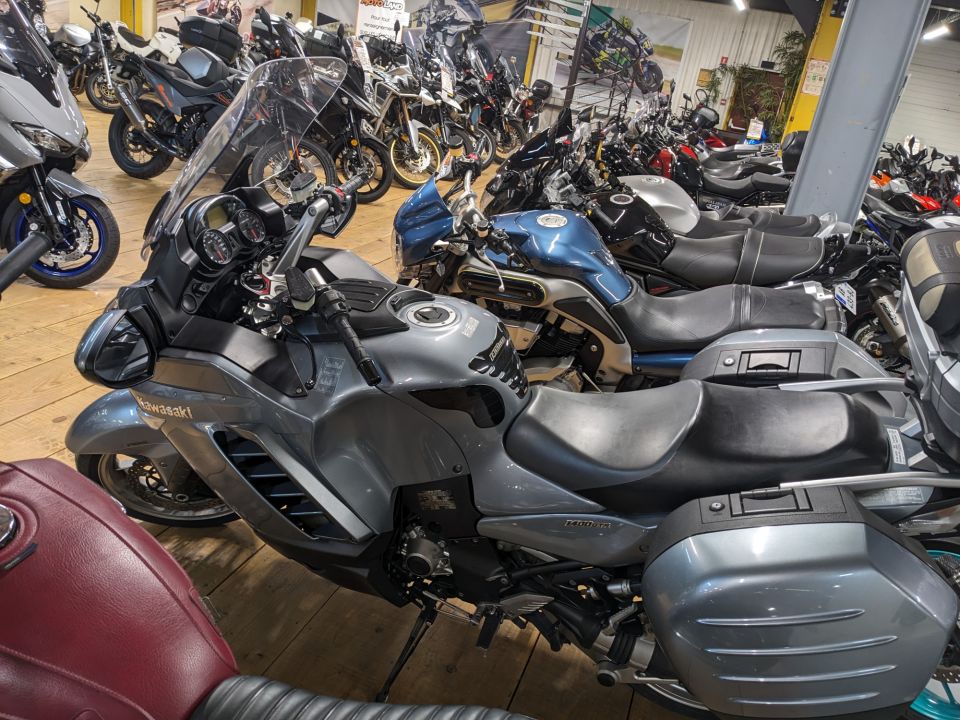 KAWASAKI GTR 1400 10