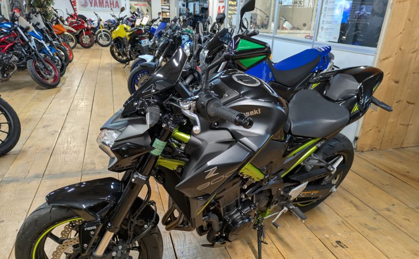 KAWASAKI Z 900 6