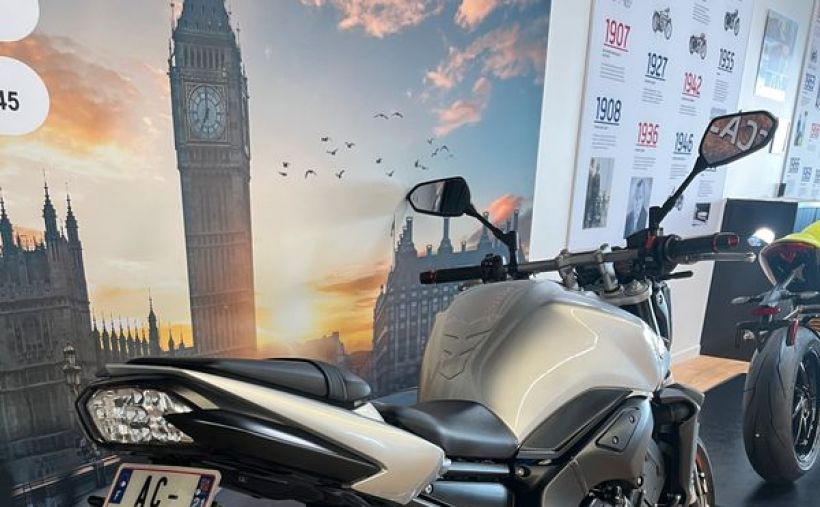 YAMAHA FZ1 1