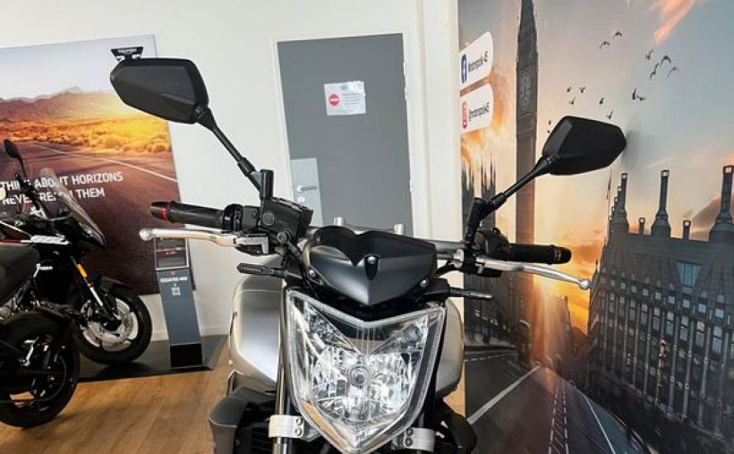 YAMAHA FZ1 3