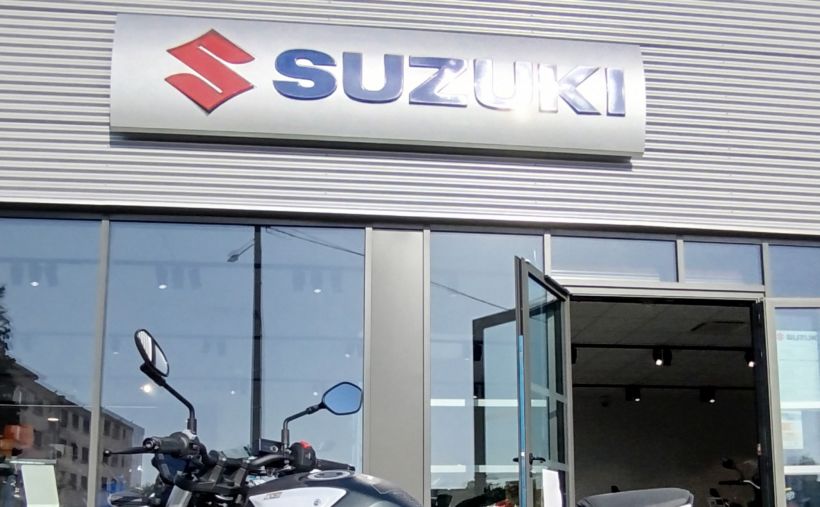 SUZUKI GSX-8S A2 1