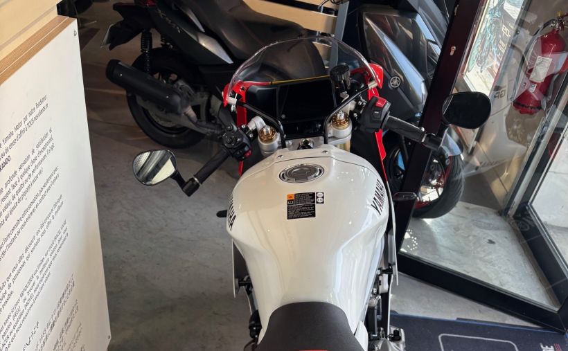YAMAHA XSR 900 GP 5