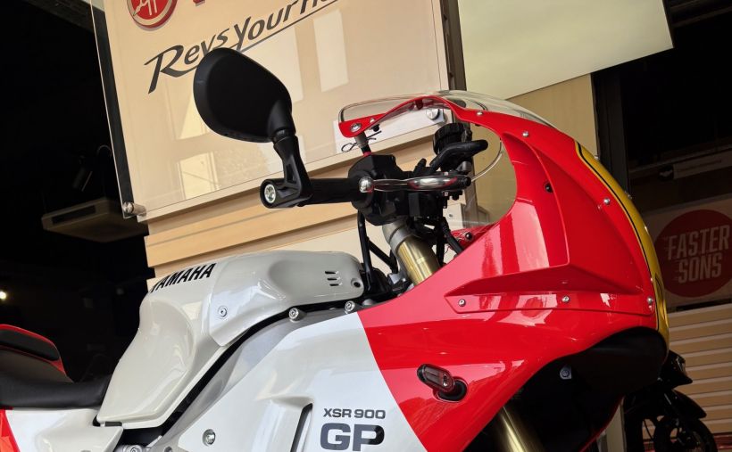 YAMAHA XSR 900 GP 7