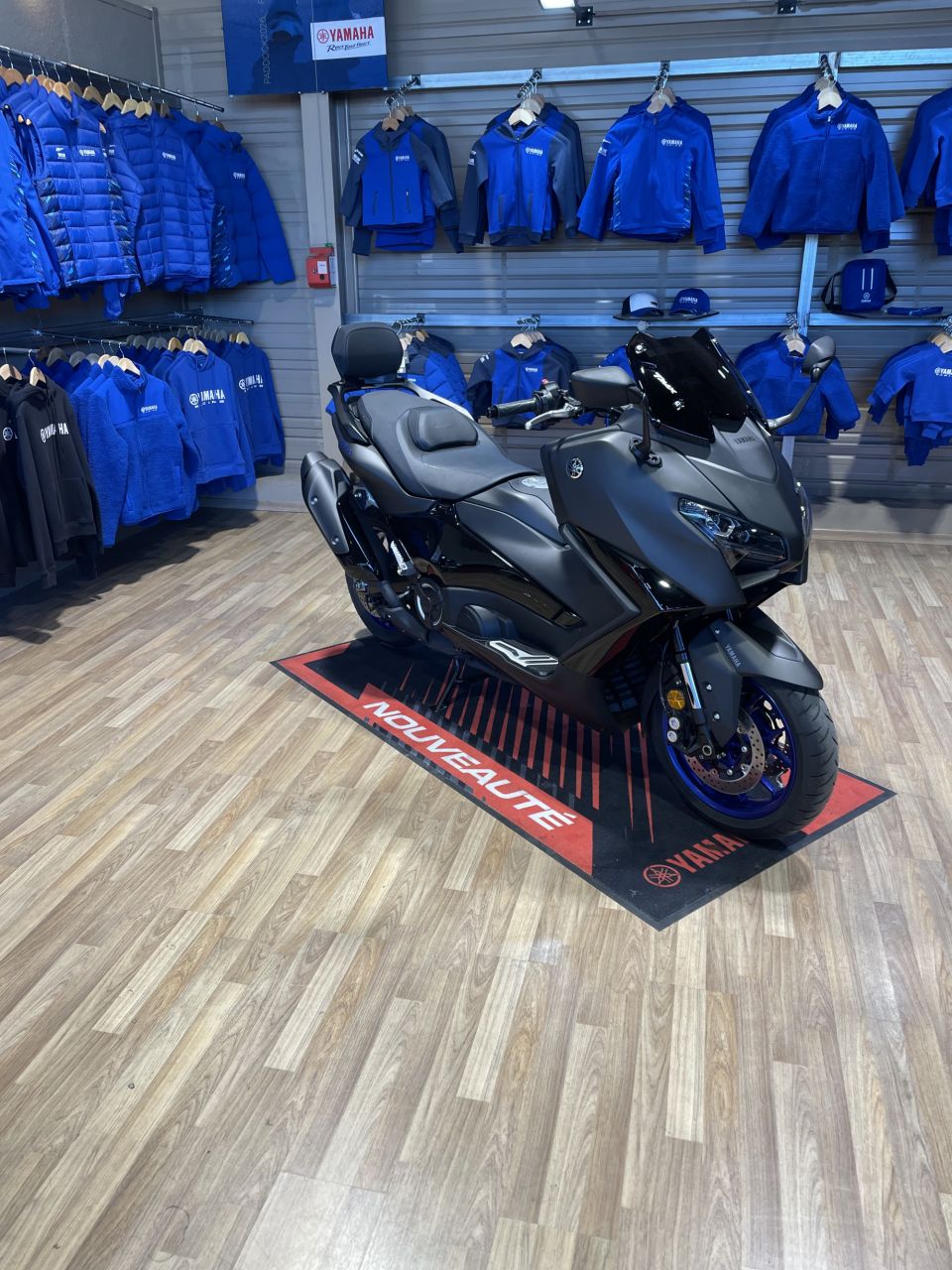 YAMAHA XP T-MAX 560 0